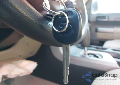 2010 Toyota Tundra Grade 4.6L V8 z USA, uszkodzony, nr VIN 5TFRM5F16AX001445